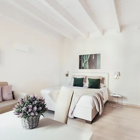 Opera - By Residences * 볼로냐