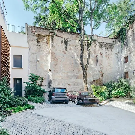 Opera Apartment