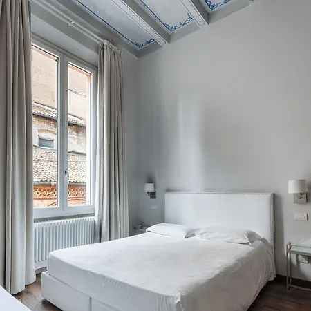 Opera Apartment