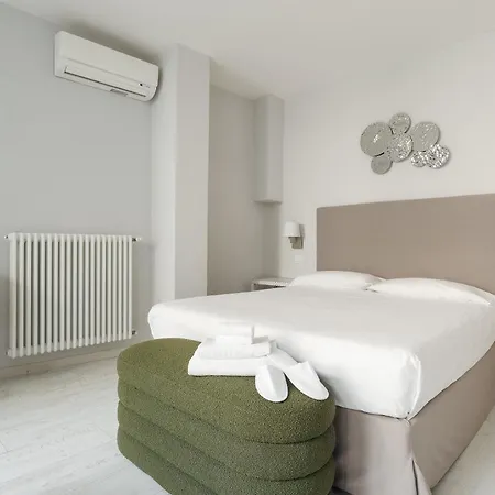 Opera Apartment *