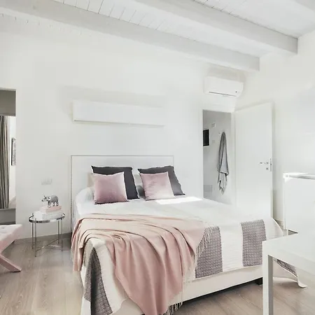 Opera Apartment