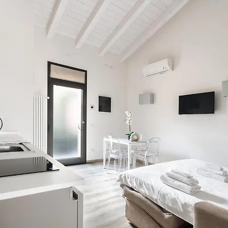 Apartment Opera - By Residences